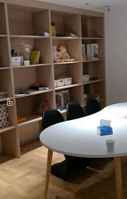 做保潔的211畢業生是家族“第一代大學生” 信息閉塞下的職業盲盒與文化經紀人啟示